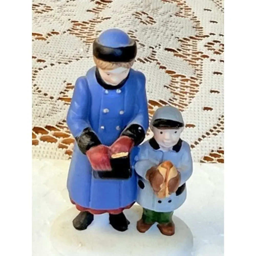 Department 56 Hot Dog Vendor Collectible
